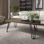 minimal διακόσμηση σπιτιού με τραπεζάκι και καναπέ.